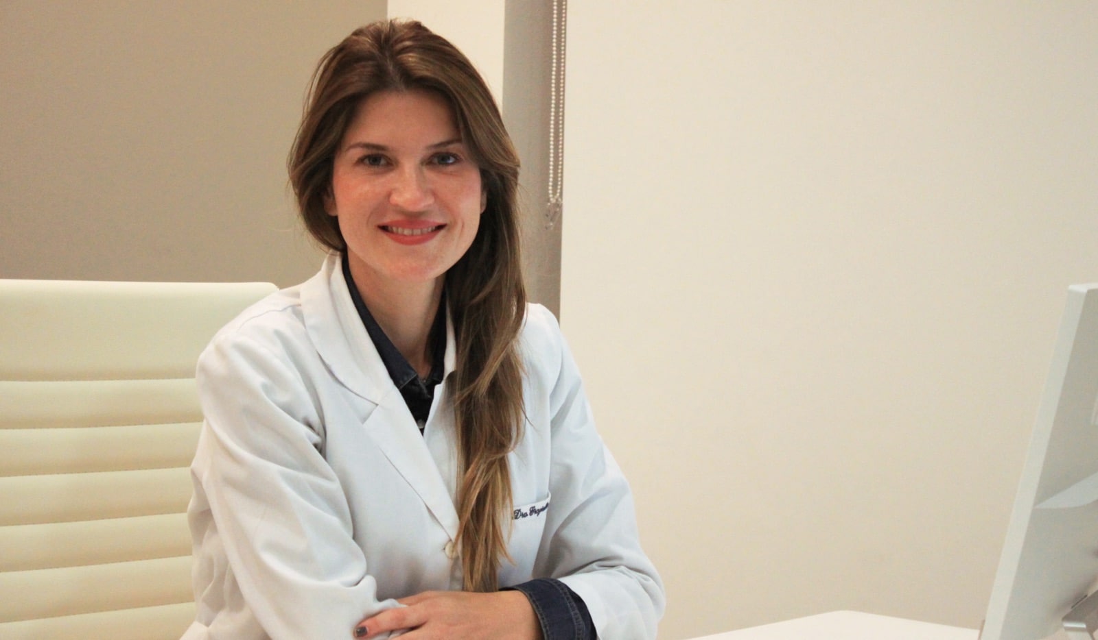 Doctora Graziella Moraes en consulta